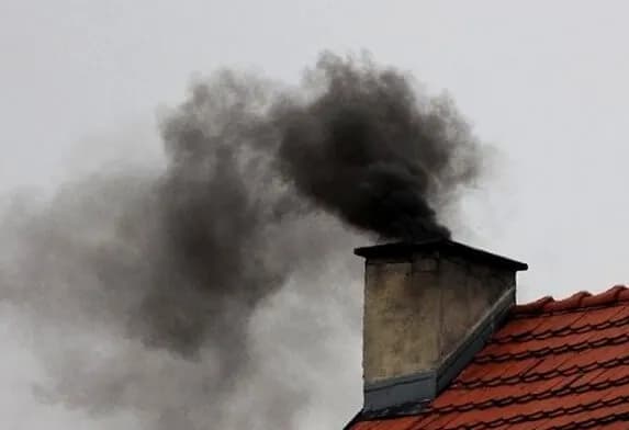 Objawy zatrucia dymem z kominka - jak je rozpoznać i unikać zagrożeń