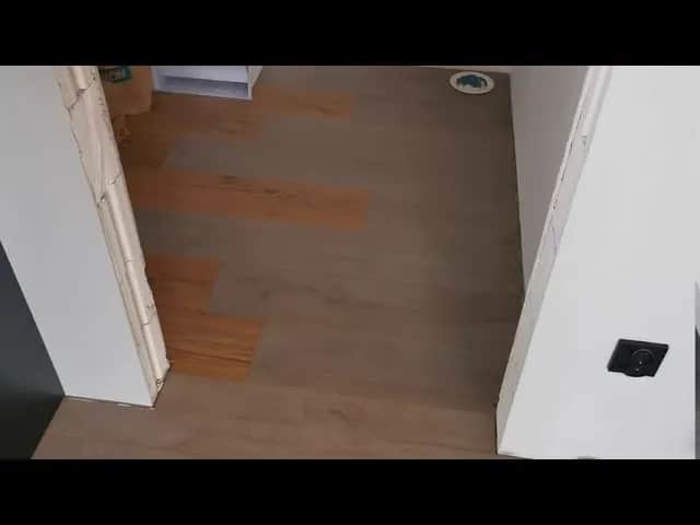 Jak połączyć płytki z panelami bez błędów i frustracji