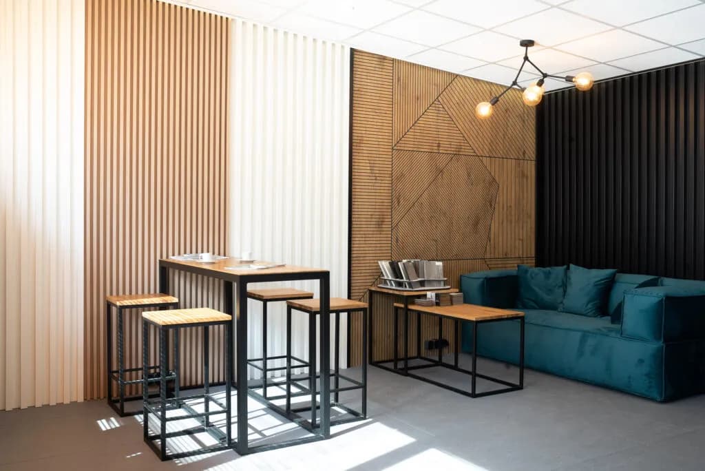 Jaką farbę do paneli ściennych wybrać, aby uniknąć problemów?